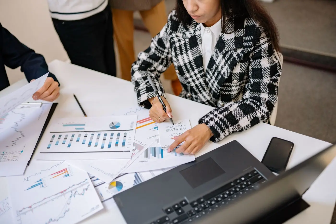 Calibrated Sales Forecasting: Tracking Win Probability Against Reality