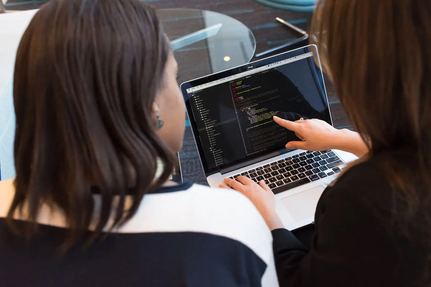 Hiring Engineers When Everyone Uses AI: Interview Gates That Work
